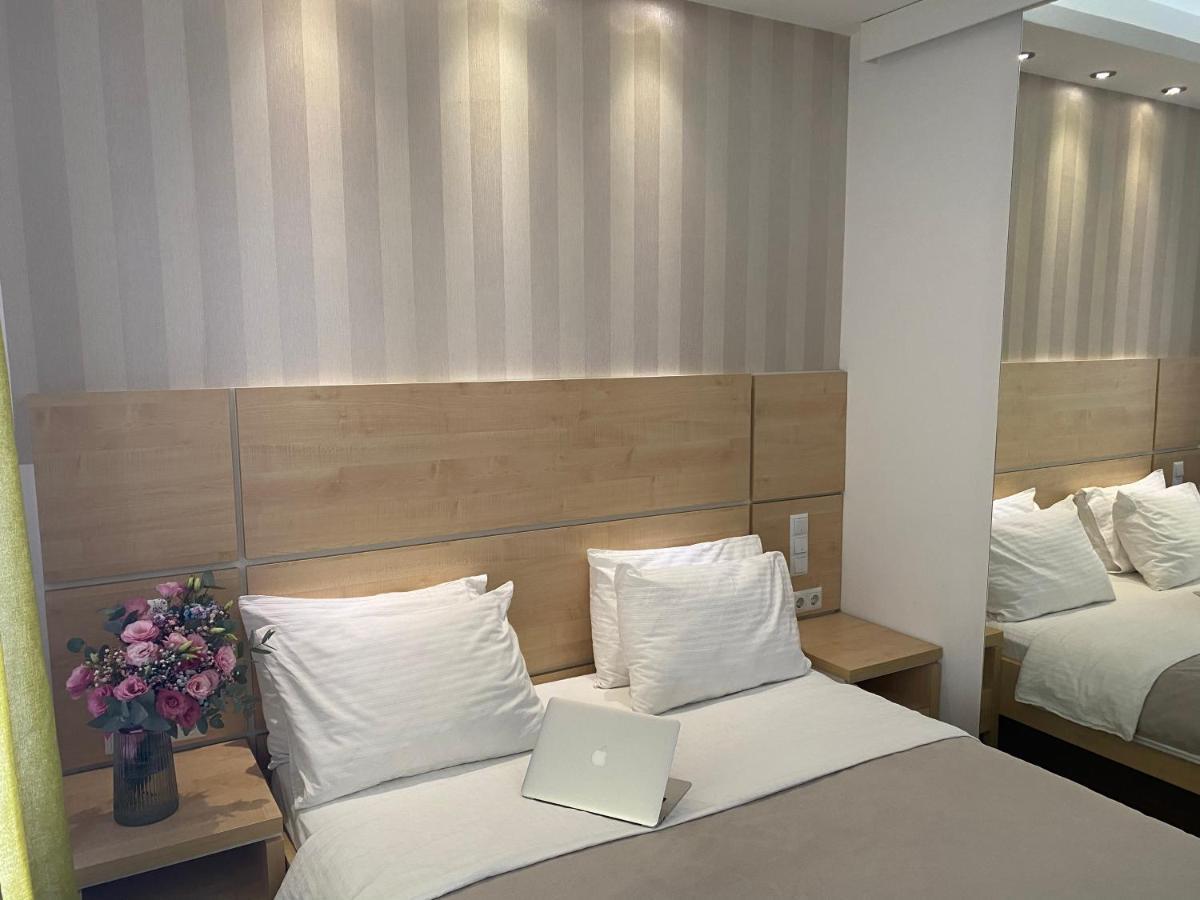 Laurus Motel Airport Tuzla Zivinice ภายนอก รูปภาพ