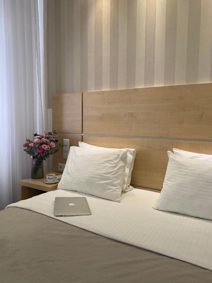 Laurus Motel Airport Tuzla Zivinice ภายนอก รูปภาพ