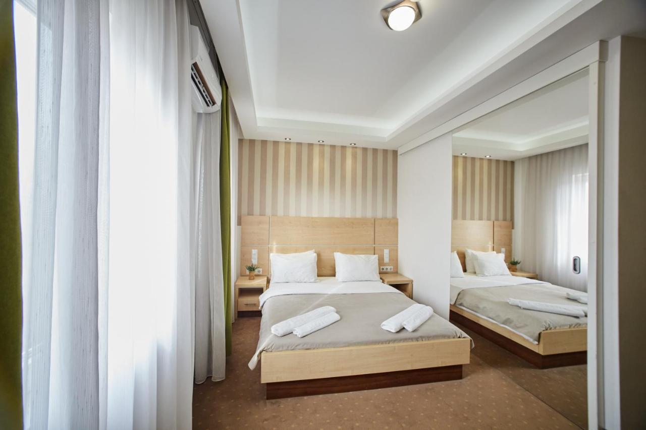 Laurus Motel Airport Tuzla Zivinice ภายนอก รูปภาพ