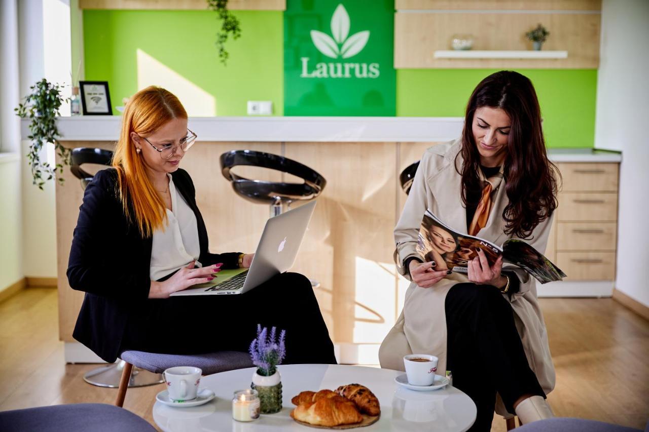 Laurus Motel Airport Tuzla Zivinice ภายนอก รูปภาพ