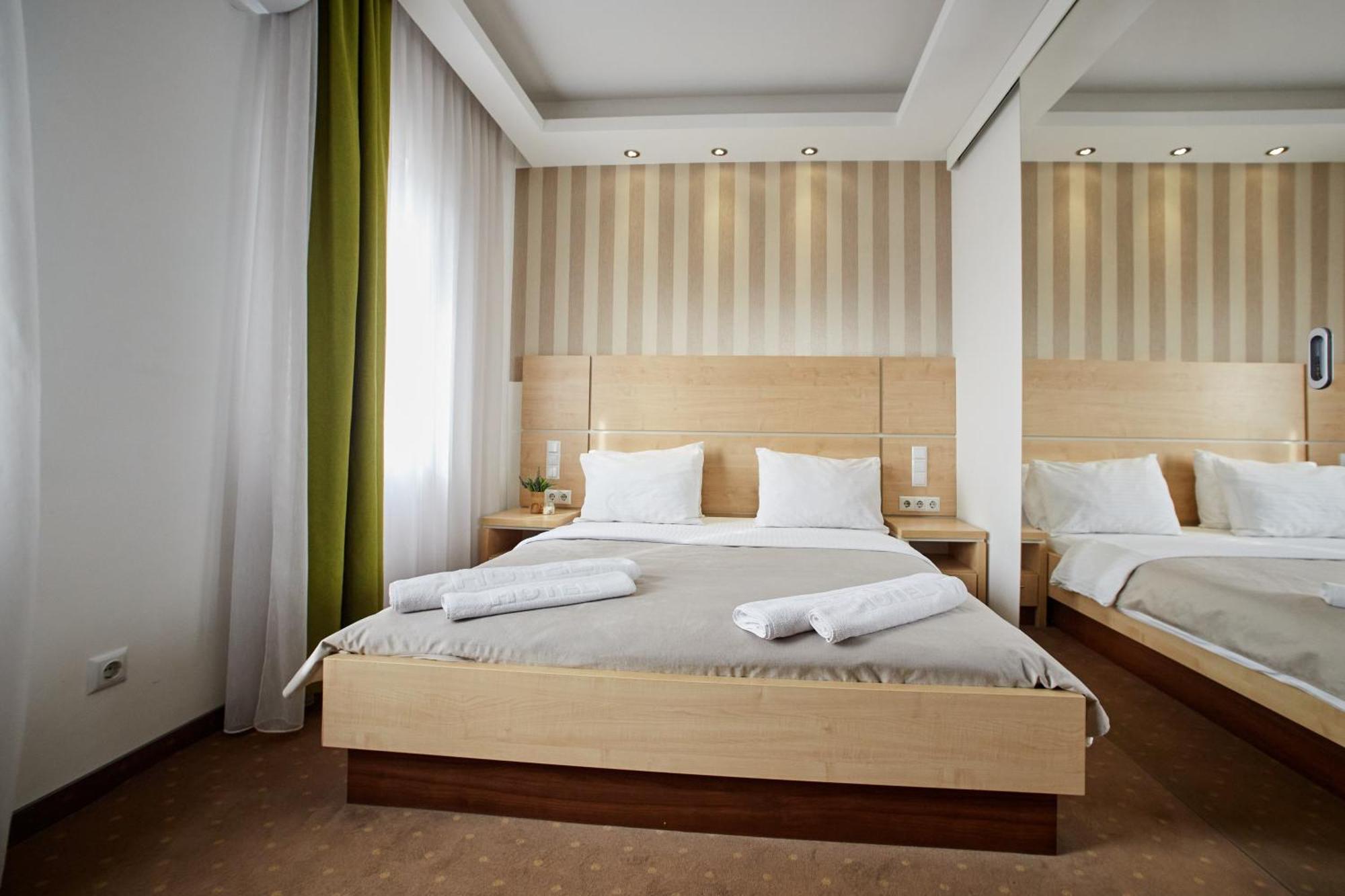 Laurus Motel Airport Tuzla Zivinice ภายนอก รูปภาพ