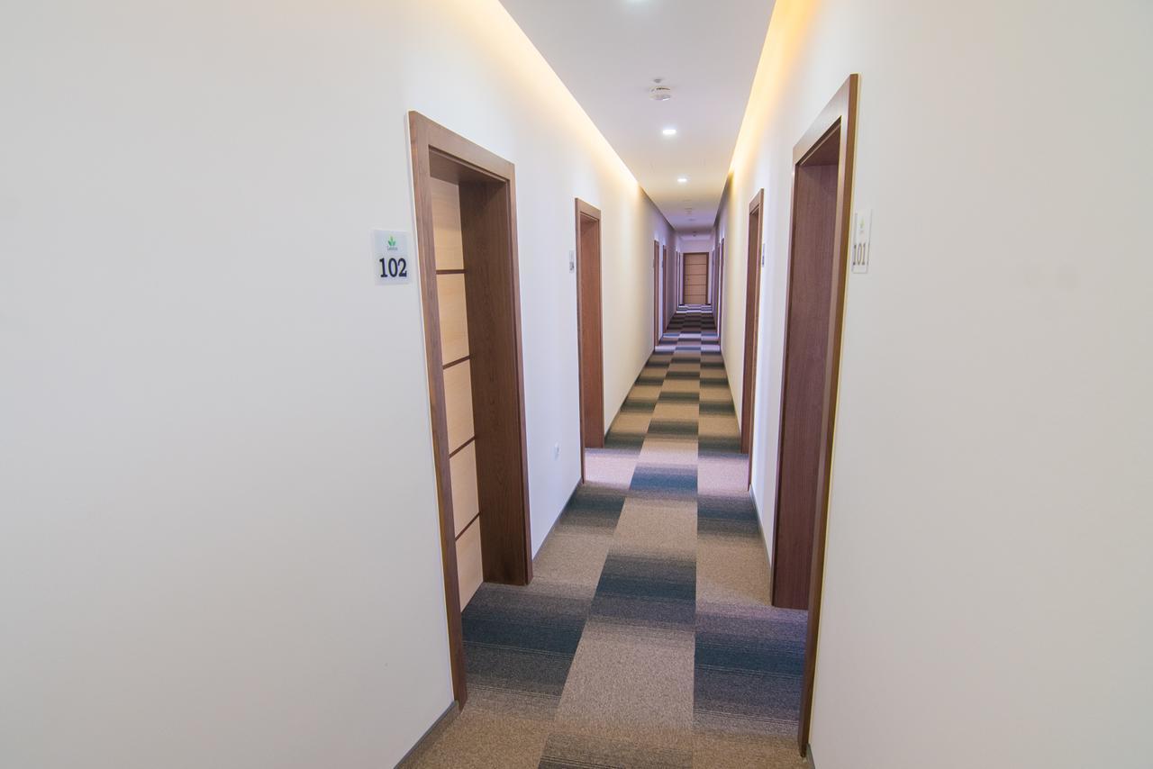 Laurus Motel Airport Tuzla Zivinice ภายนอก รูปภาพ