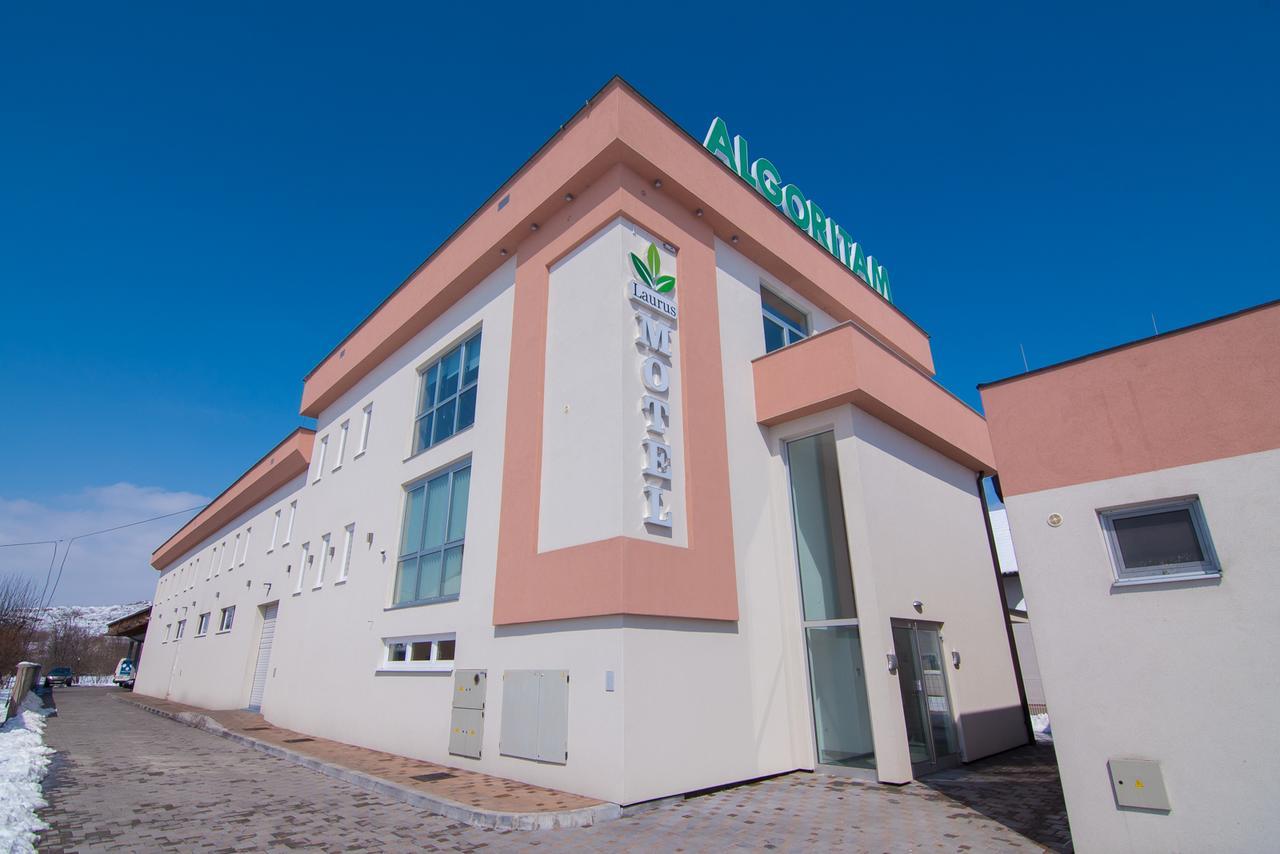 Laurus Motel Airport Tuzla Zivinice ภายนอก รูปภาพ