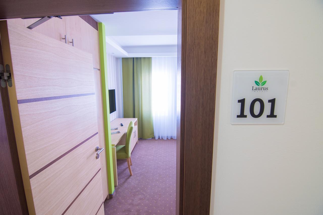 Laurus Motel Airport Tuzla Zivinice ภายนอก รูปภาพ